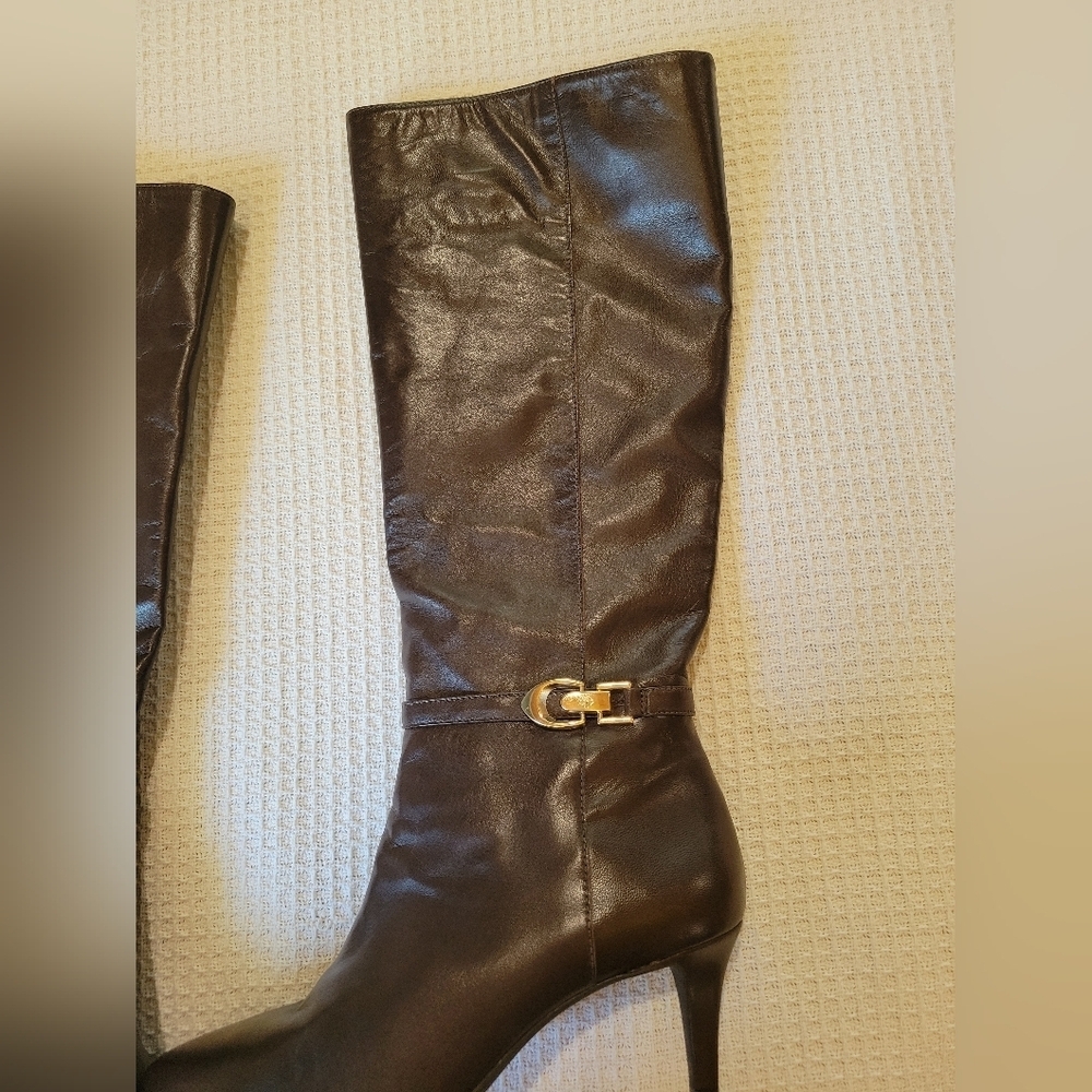 Elegant Brown Leather Knee-High Boots - Picture 3 of 12
